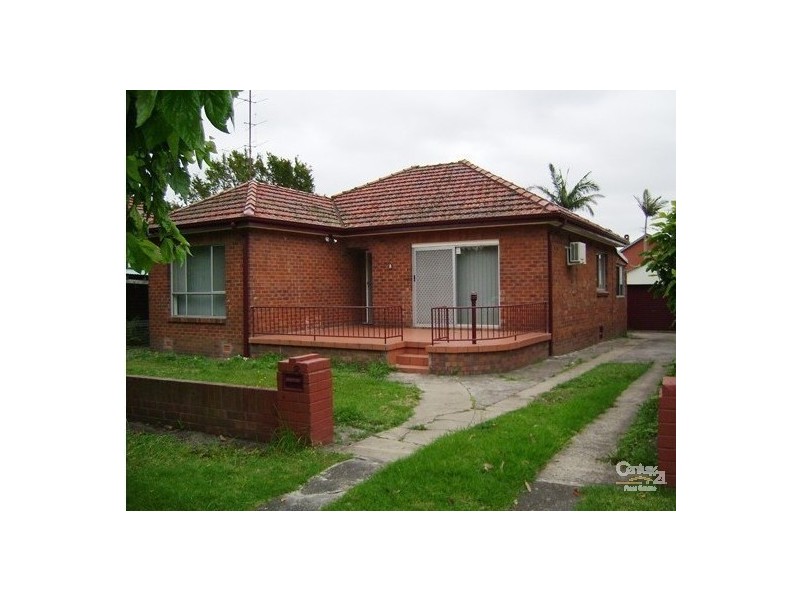 8 Achilles Ave, Wollongong North NSW 2500