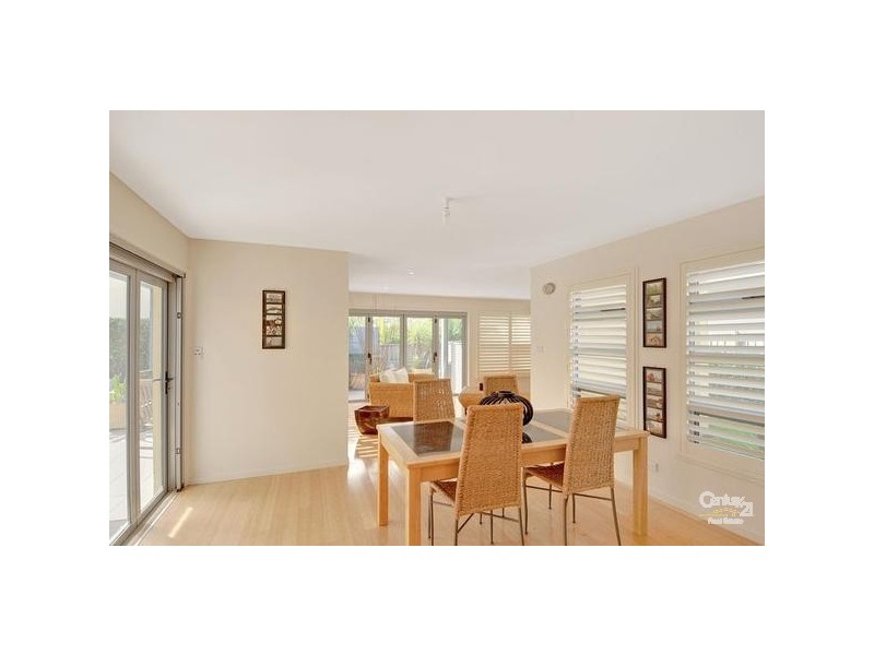22 Aragan Cct, Bulli NSW 2516