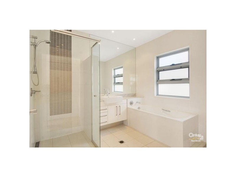 22 Aragan Cct, Bulli NSW 2516