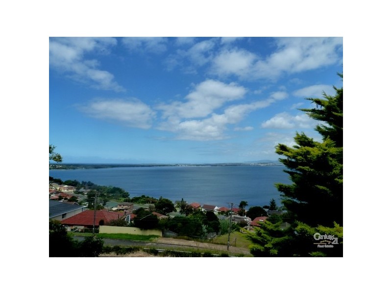 34 Hassan Street, Lake Heights NSW 2502