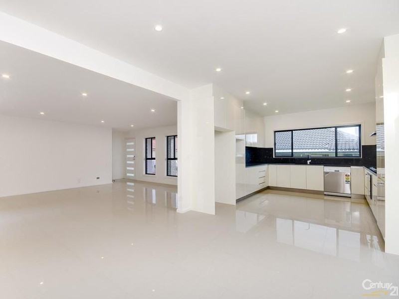 24b Charles Rd, Fernhill NSW 2519