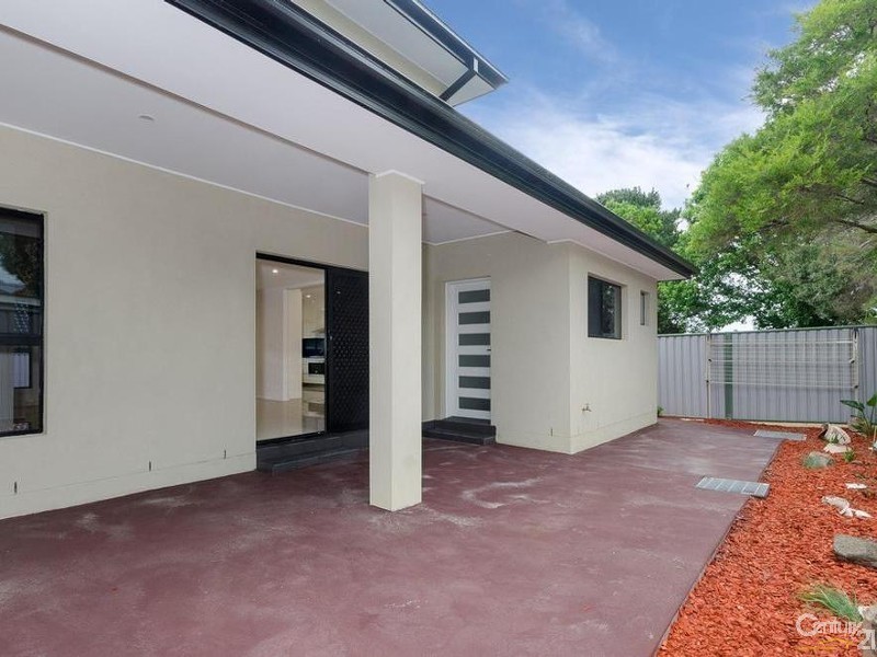 24b Charles Rd, Fernhill NSW 2519