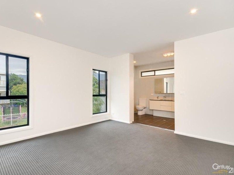 24b Charles Rd, Fernhill NSW 2519