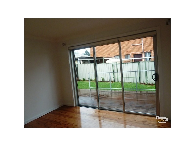 2/15 Myrtle Street, Coniston NSW 2500