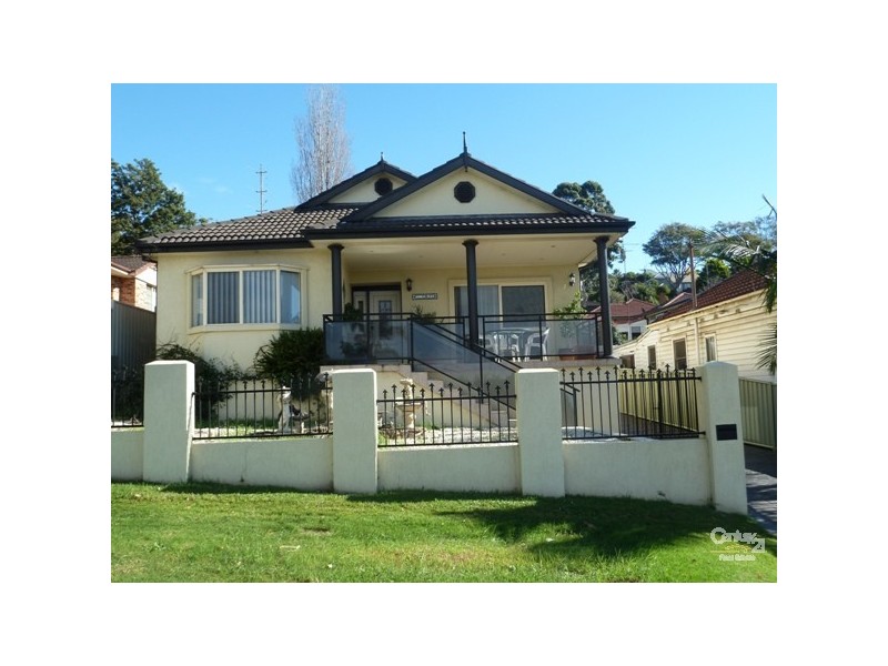 6 Harold Street, Coniston NSW 2500