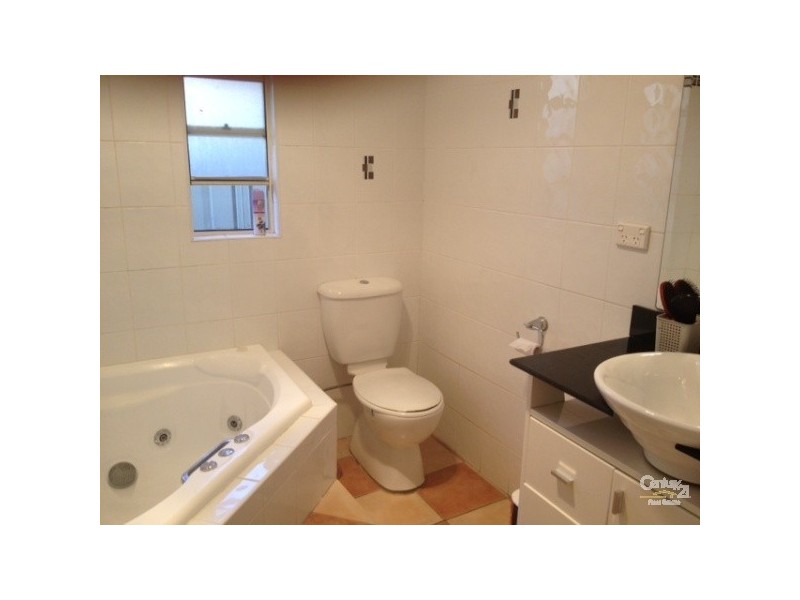 6 Harold Street, Coniston NSW 2500