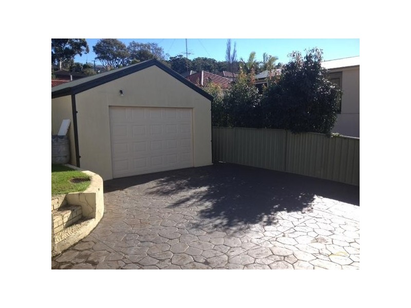 6 Harold Street, Coniston NSW 2500