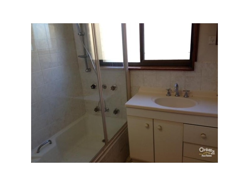 2/46 Tait Ave, Kanahooka NSW 2530