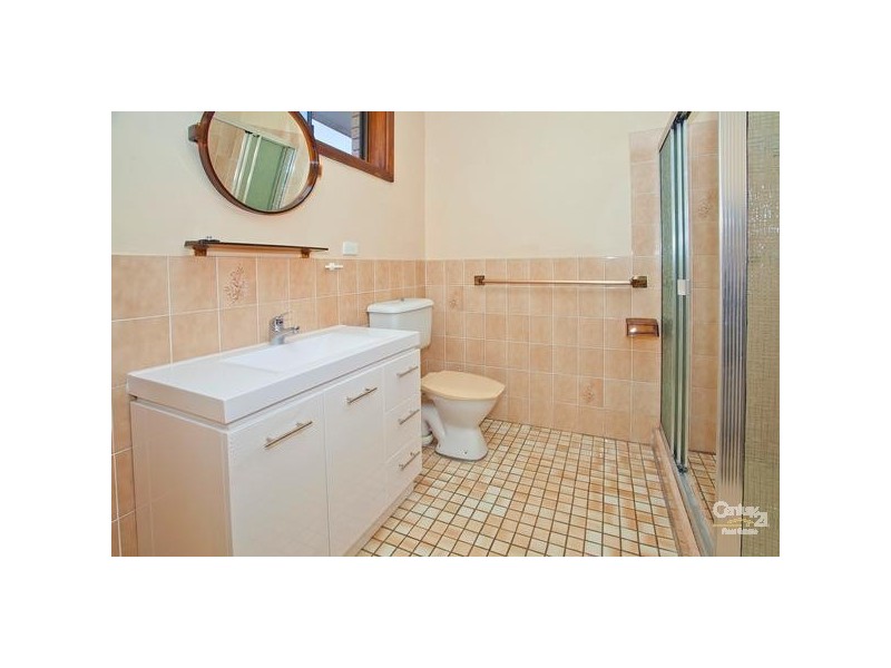 2/11 Gilmore Street, West Wollongong NSW 2500