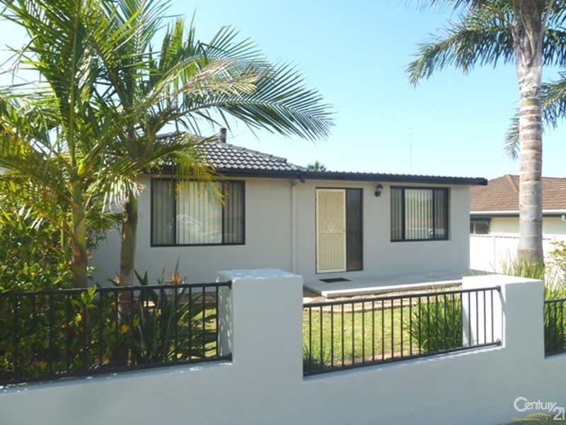 26 Marchant Cr, Mount Warrigal NSW 2528