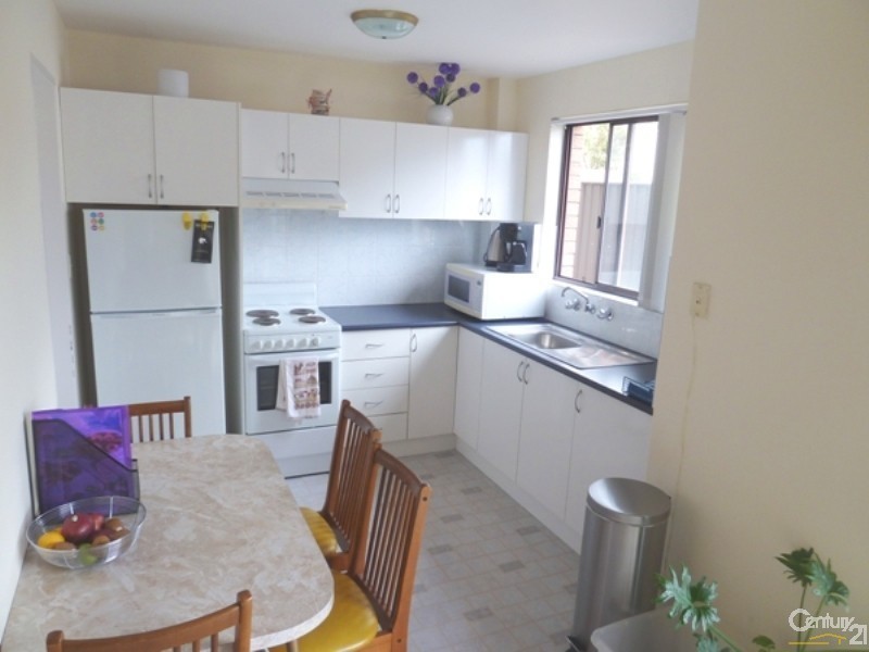 1/15 England Street, West Wollongong NSW 2500