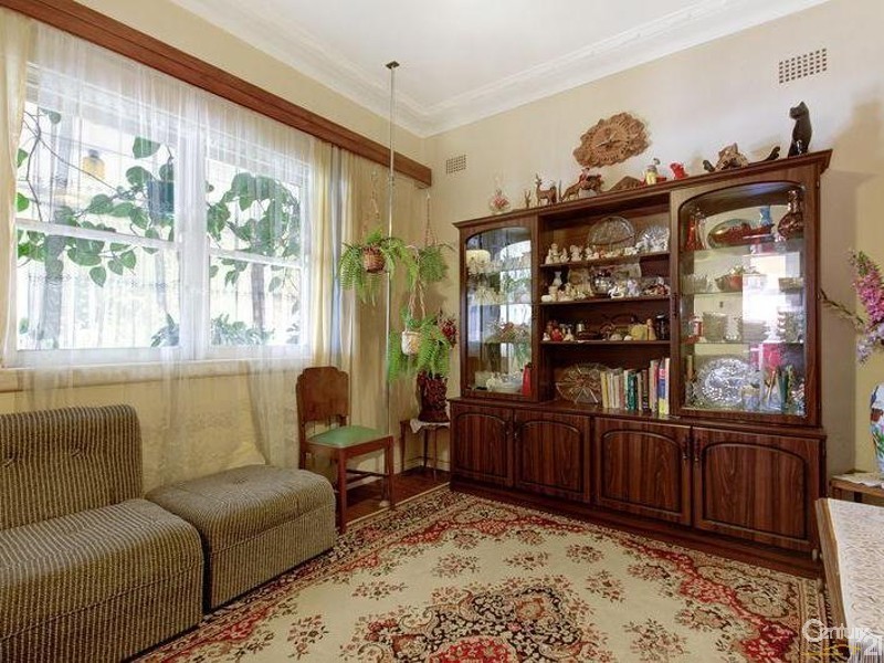 27 Dorman Street, Cringila NSW 2502