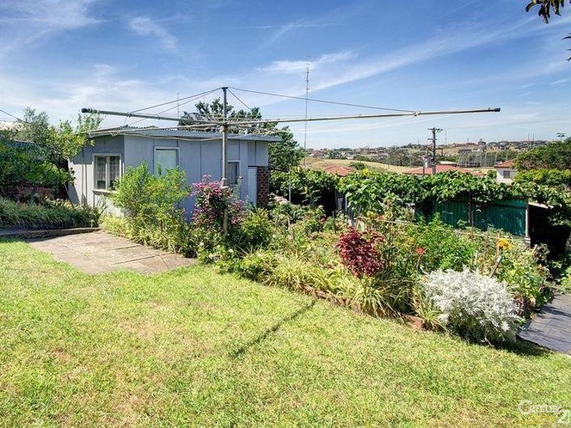27 Dorman Street, Cringila NSW 2502