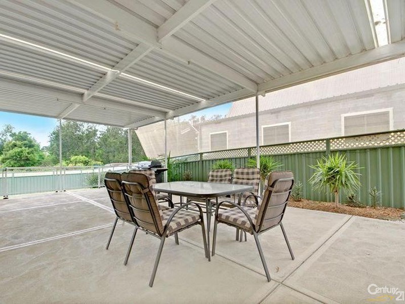 13 Toronto Ave, Dapto NSW 2530