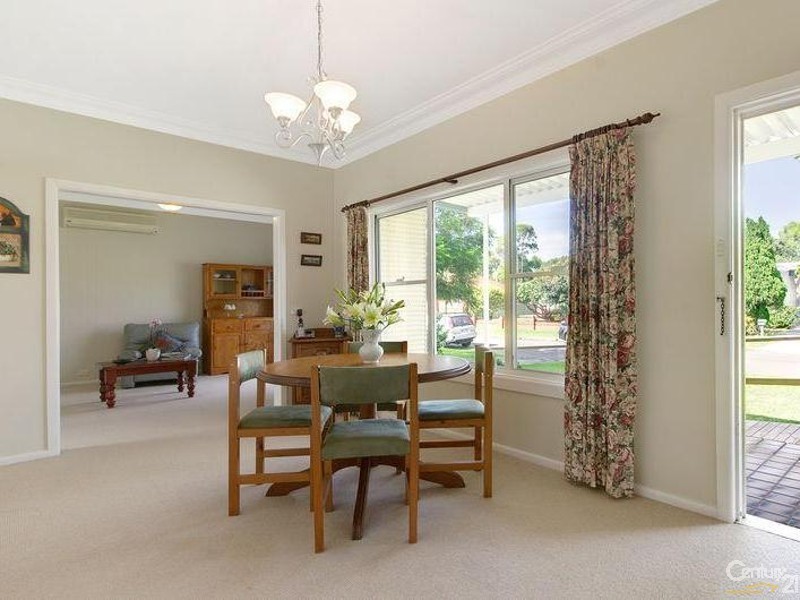 33 Ellengowan Crescent, Fairy Meadow NSW 2519