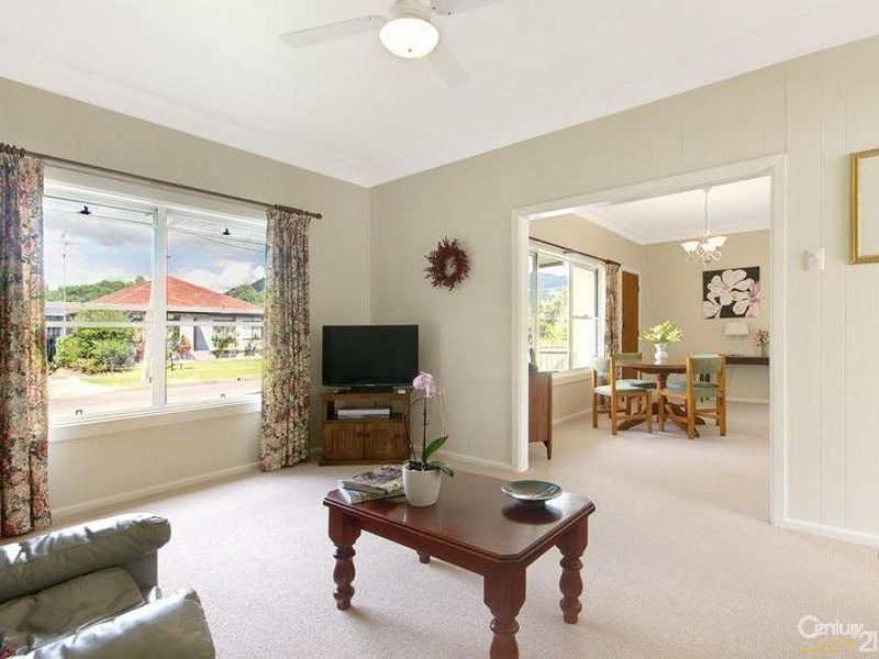 33 Ellengowan Crescent, Fairy Meadow NSW 2519