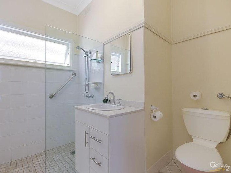 33 Ellengowan Crescent, Fairy Meadow NSW 2519