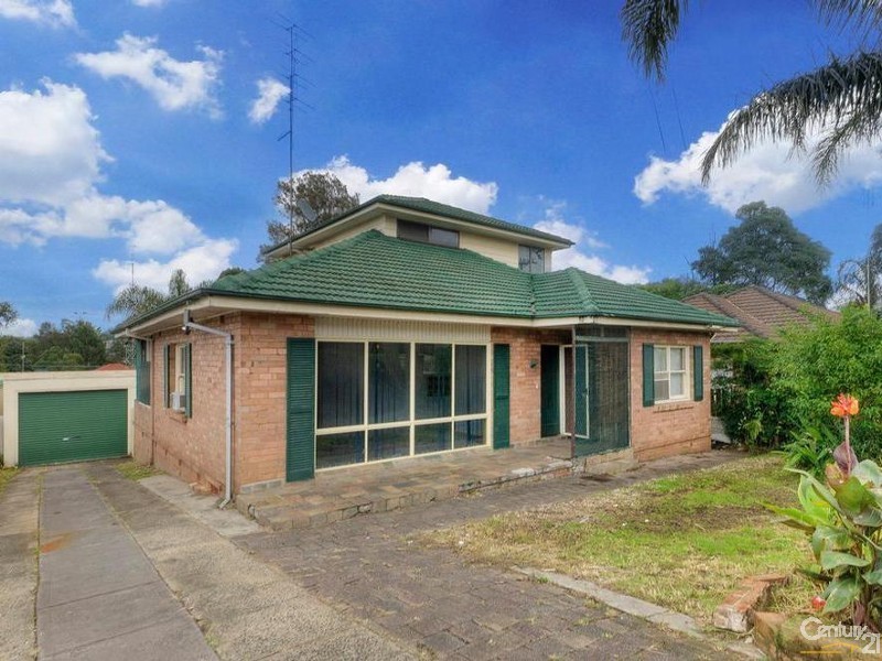 38 London Dr, West Wollongong NSW 2500