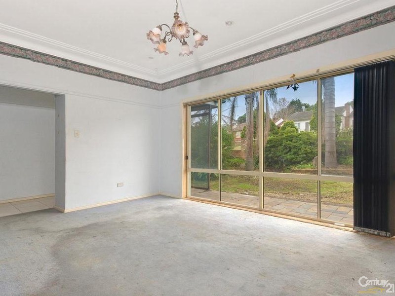 38 London Dr, West Wollongong NSW 2500