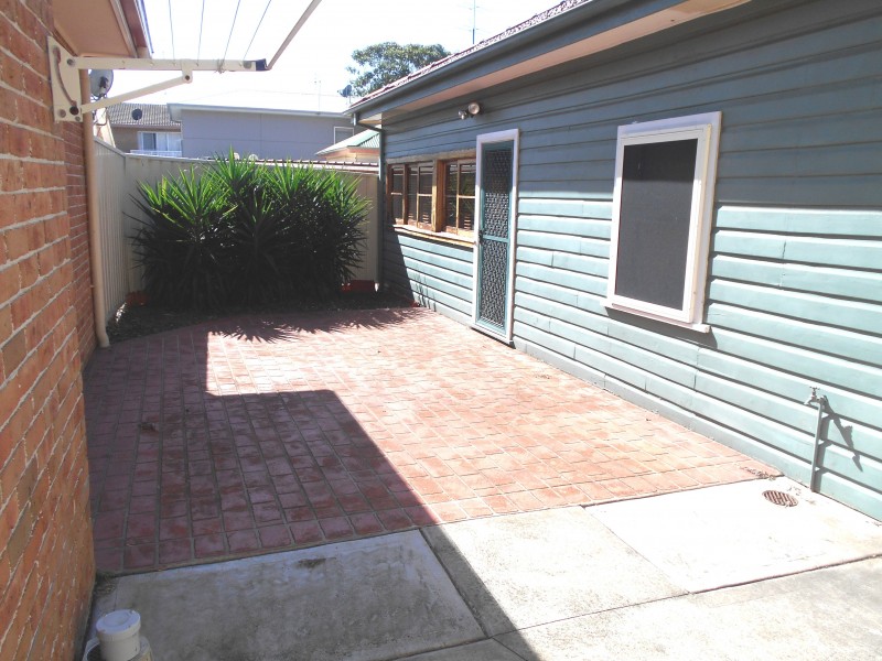 12a Robinson Street, Wollongong NSW 2500