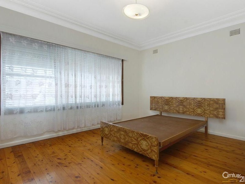 12 Thurston Cr, Corrimal NSW 2518