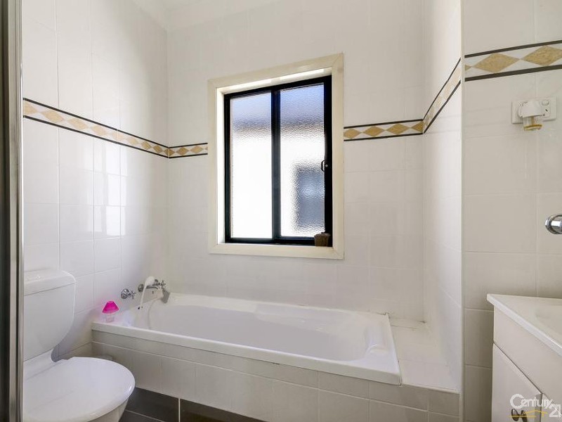 2/65 Outlook Drive, Figtree NSW 2525