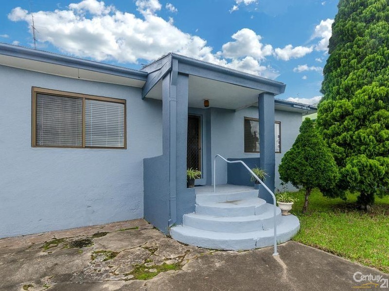 27 Merrett Ave, Cringila NSW 2502