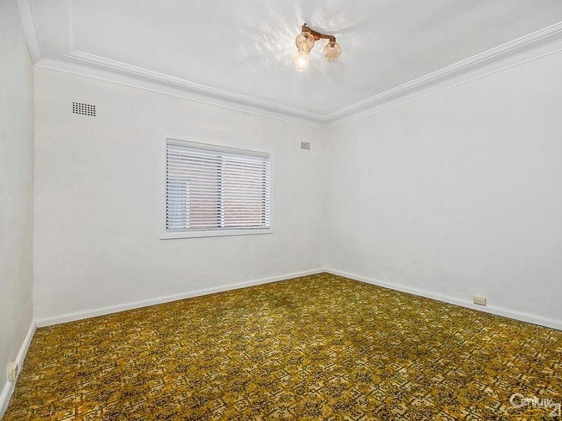 27 Merrett Ave, Cringila NSW 2502