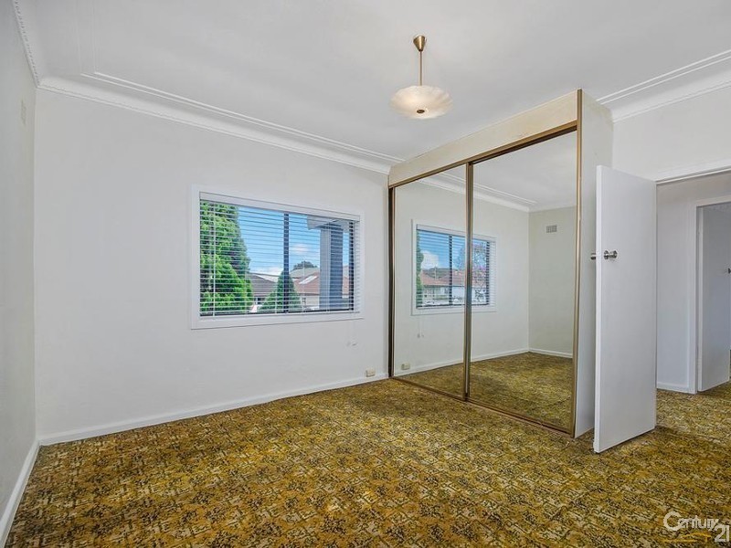 27 Merrett Ave, Cringila NSW 2502