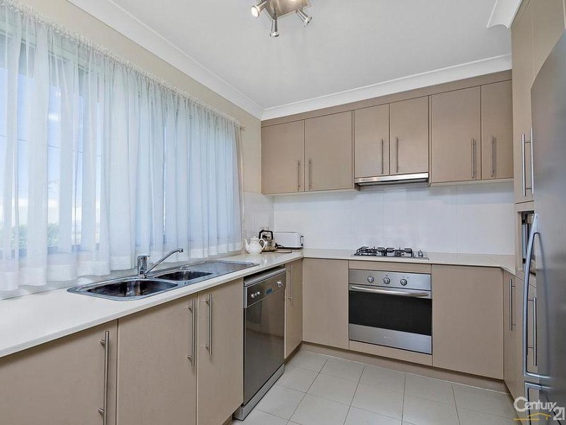 1/102 Gladstone Ave, Coniston NSW 2500