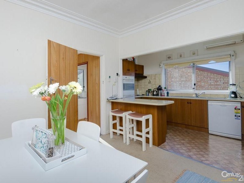 51 Dempster Street, West Wollongong NSW 2500