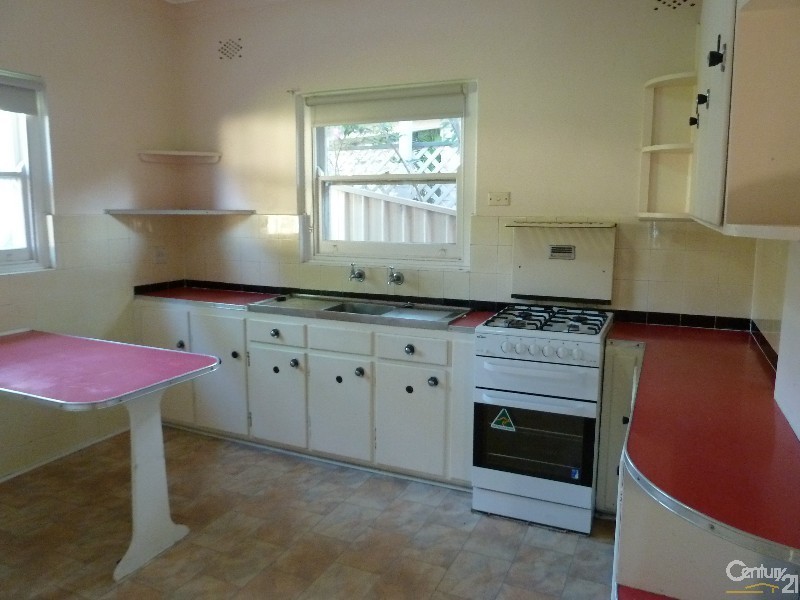 19 Rowland Ave, Wollongong NSW 2500