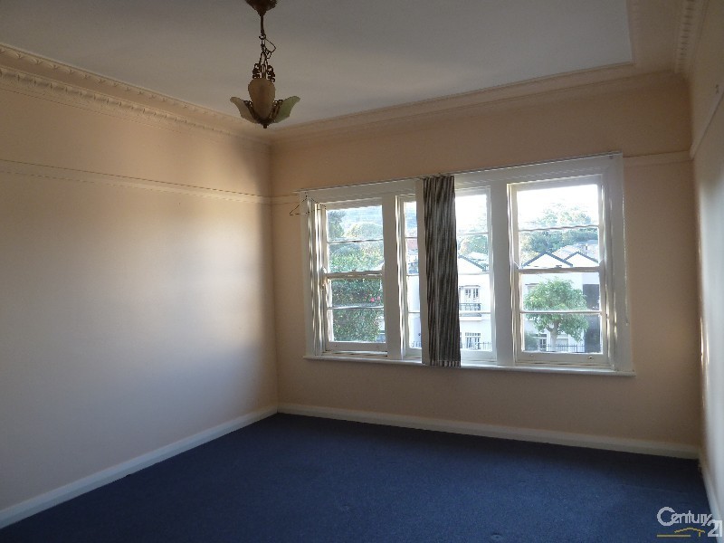 19 Rowland Ave, Wollongong NSW 2500