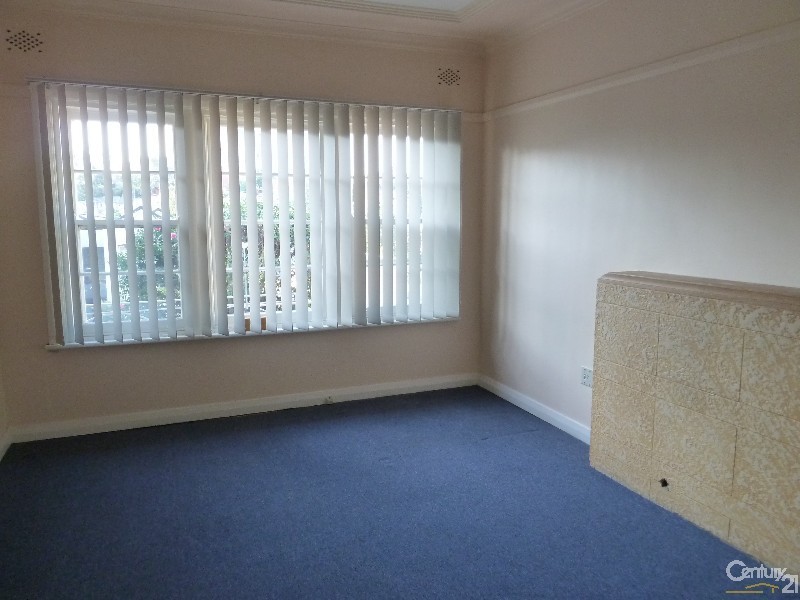 19 Rowland Ave, Wollongong NSW 2500