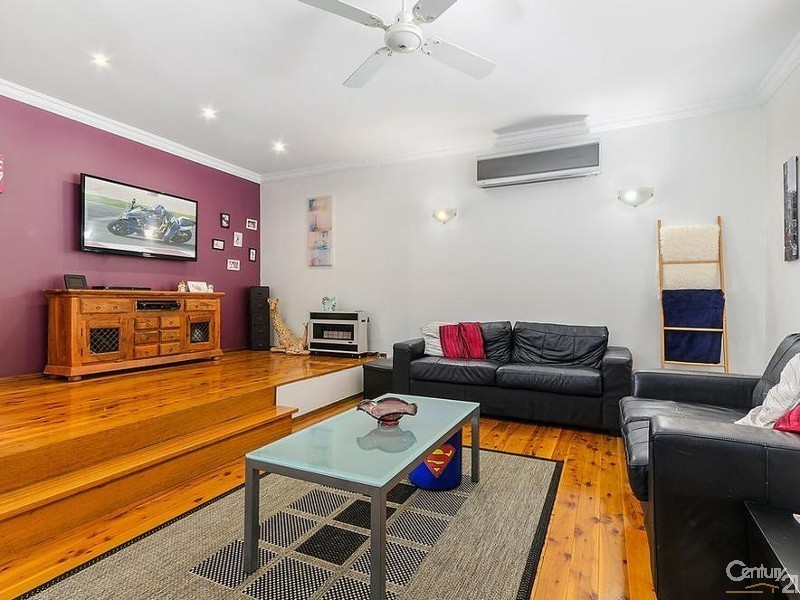 37 Scenic Place, Albion Park NSW 2527