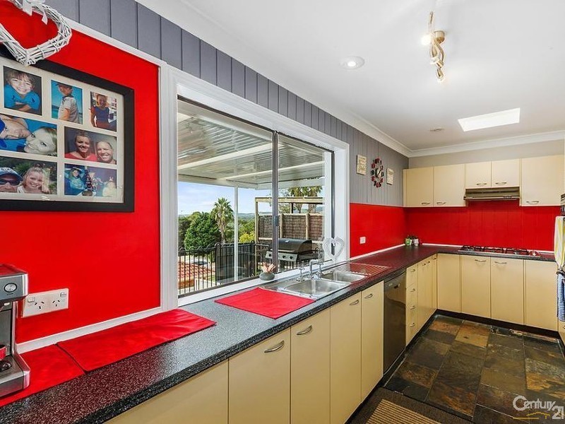 37 Scenic Place, Albion Park NSW 2527