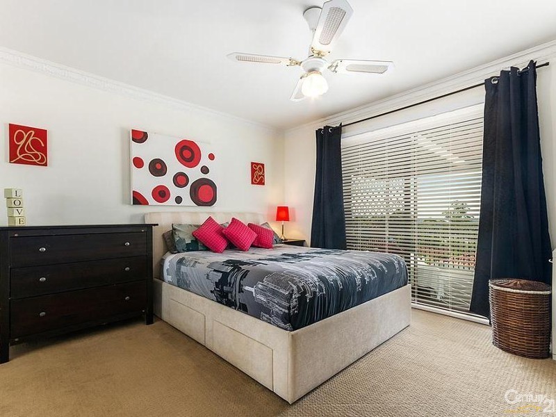 37 Scenic Place, Albion Park NSW 2527