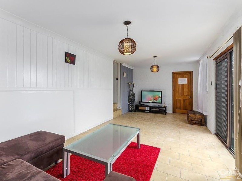 37 Scenic Place, Albion Park NSW 2527