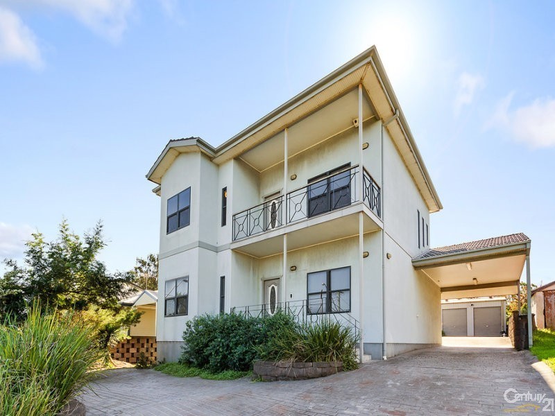 312 Northcliffe Drive, Lake Heights NSW 2502