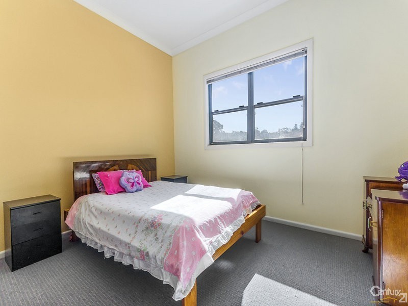 312 Northcliffe Drive, Lake Heights NSW 2502