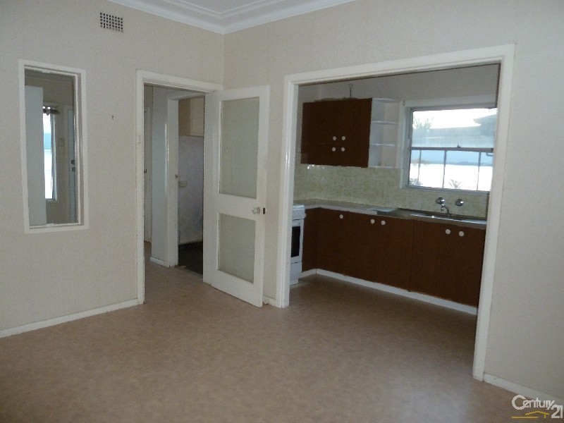 49 Northcliffe Drive, Lake Heights NSW 2502