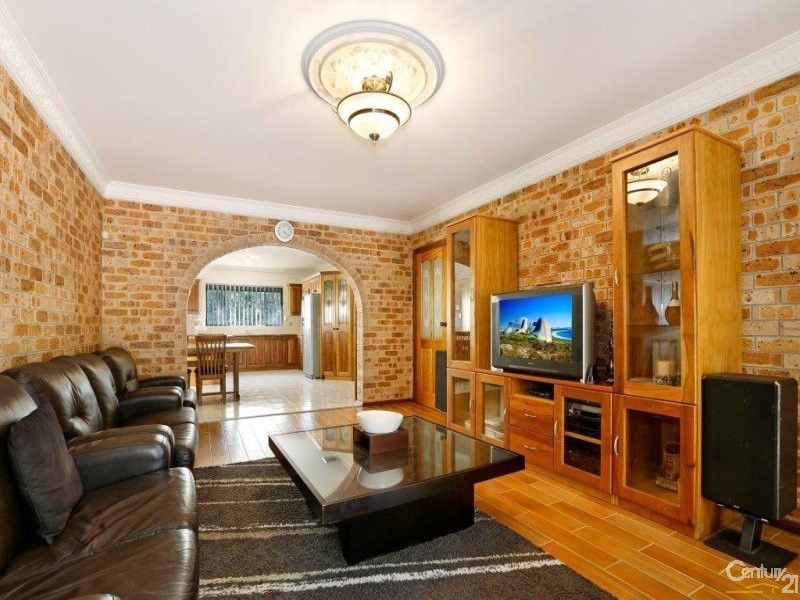 4 Staff Road, Cordeaux Heights NSW 2526