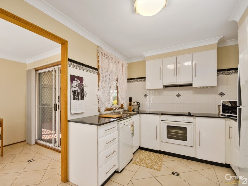 15 Ribbonwood Place, Albion Park Rail NSW 2527