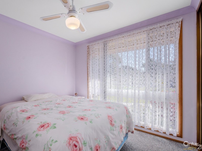 15 Ribbonwood Place, Albion Park Rail NSW 2527