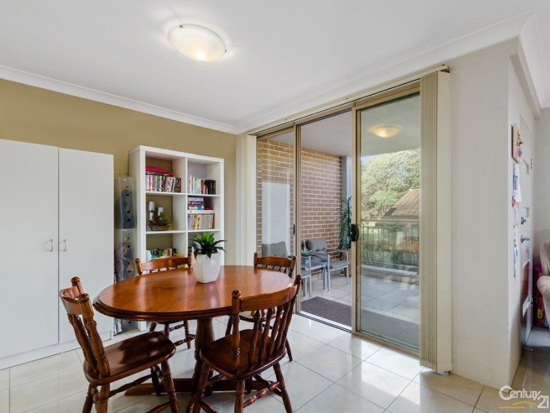 2/5-7 Princes Highway, Figtree NSW 2525