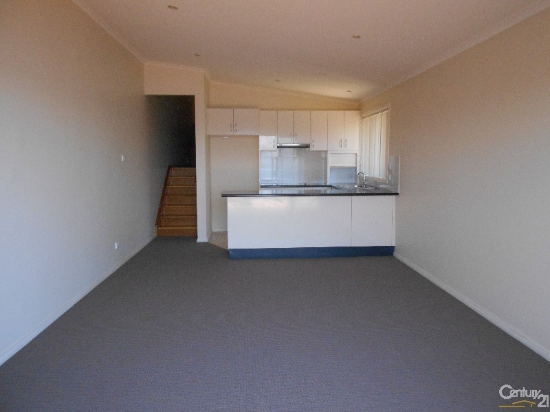 1/33 Northcliffe Drive, Lake Heights NSW 2502