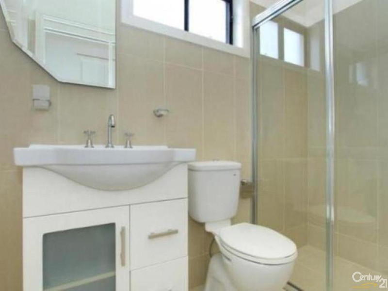 1/33 Northcliffe Drive, Lake Heights NSW 2502