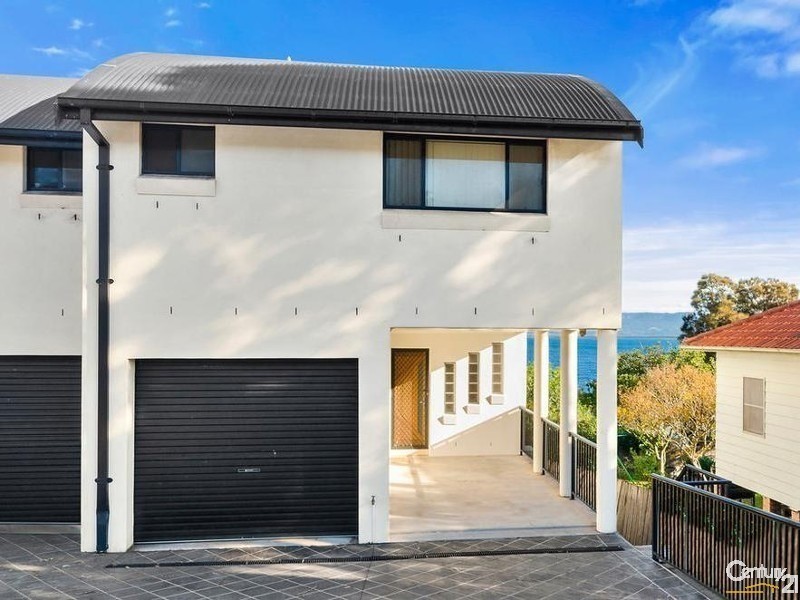 2/33 Northcliffe Drive, Lake Heights NSW 2502