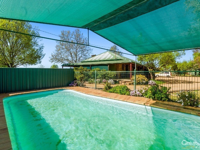 42 Chardonnay Rd, Cowra NSW 2794