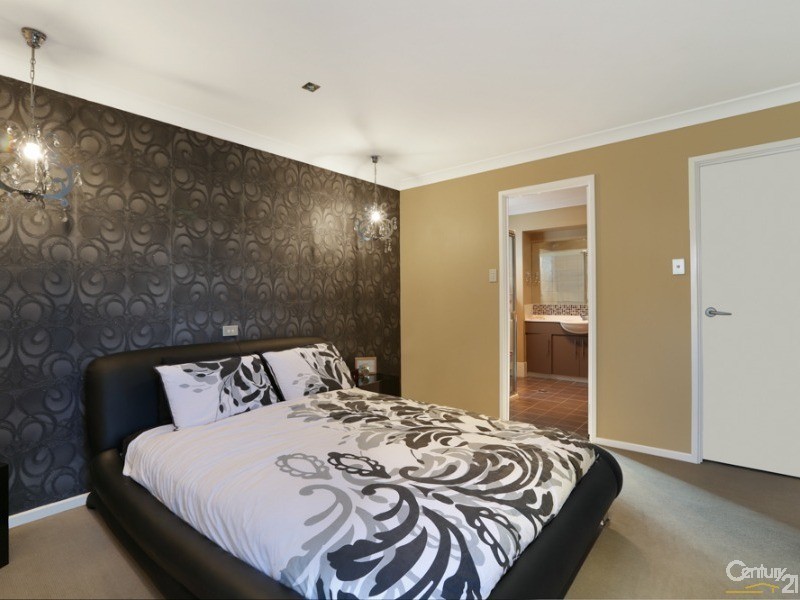 38 Ashburton Drive, Albion Park NSW 2527